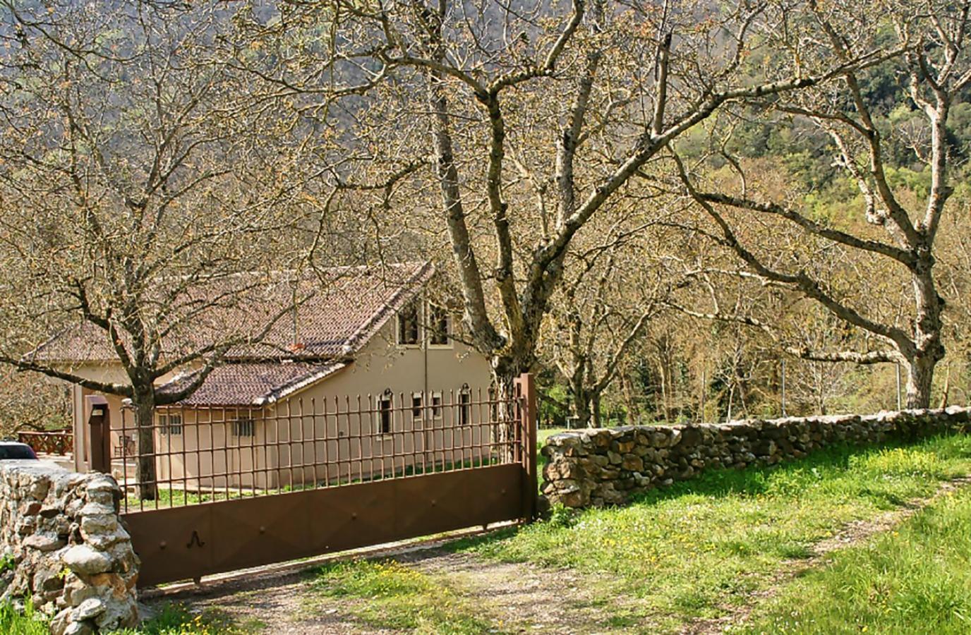 Chalet Coquelicot Kalávryta Eksteriør bilde